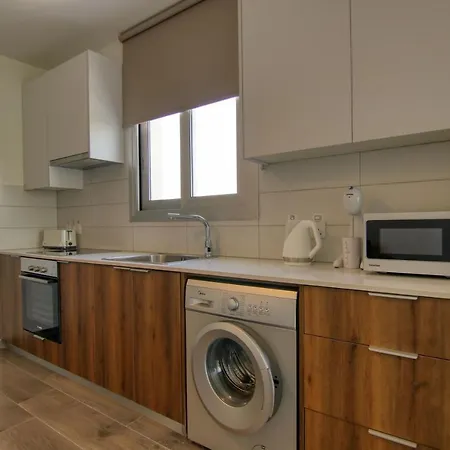 Phaedrus Living Coral Seabreeze Апартаменты *