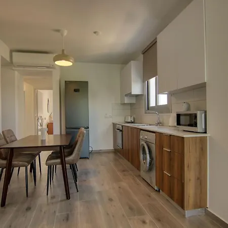 Apartment Phaedrus Living Coral Seabreeze